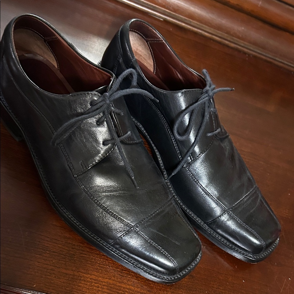 Johnston & Murphy Black Leather Oxfords